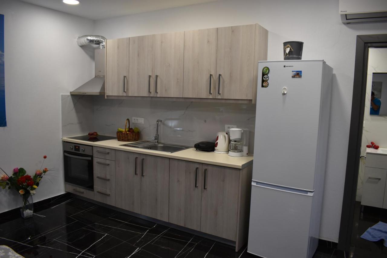 Istron Corner Apartments Luaran gambar