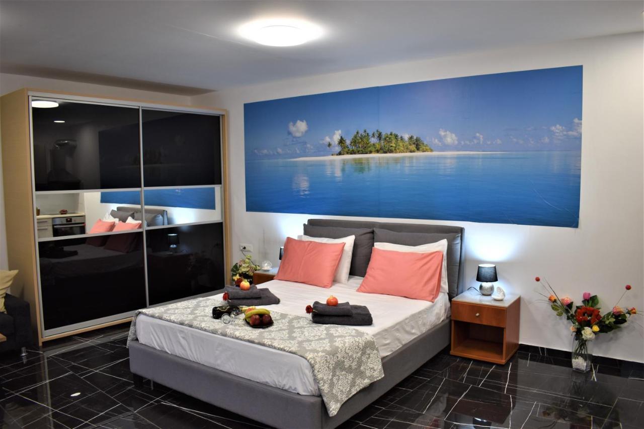 Istron Corner Apartments Luaran gambar