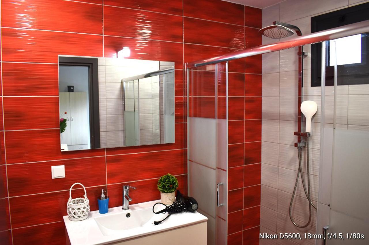 Istron Corner Apartments Luaran gambar
