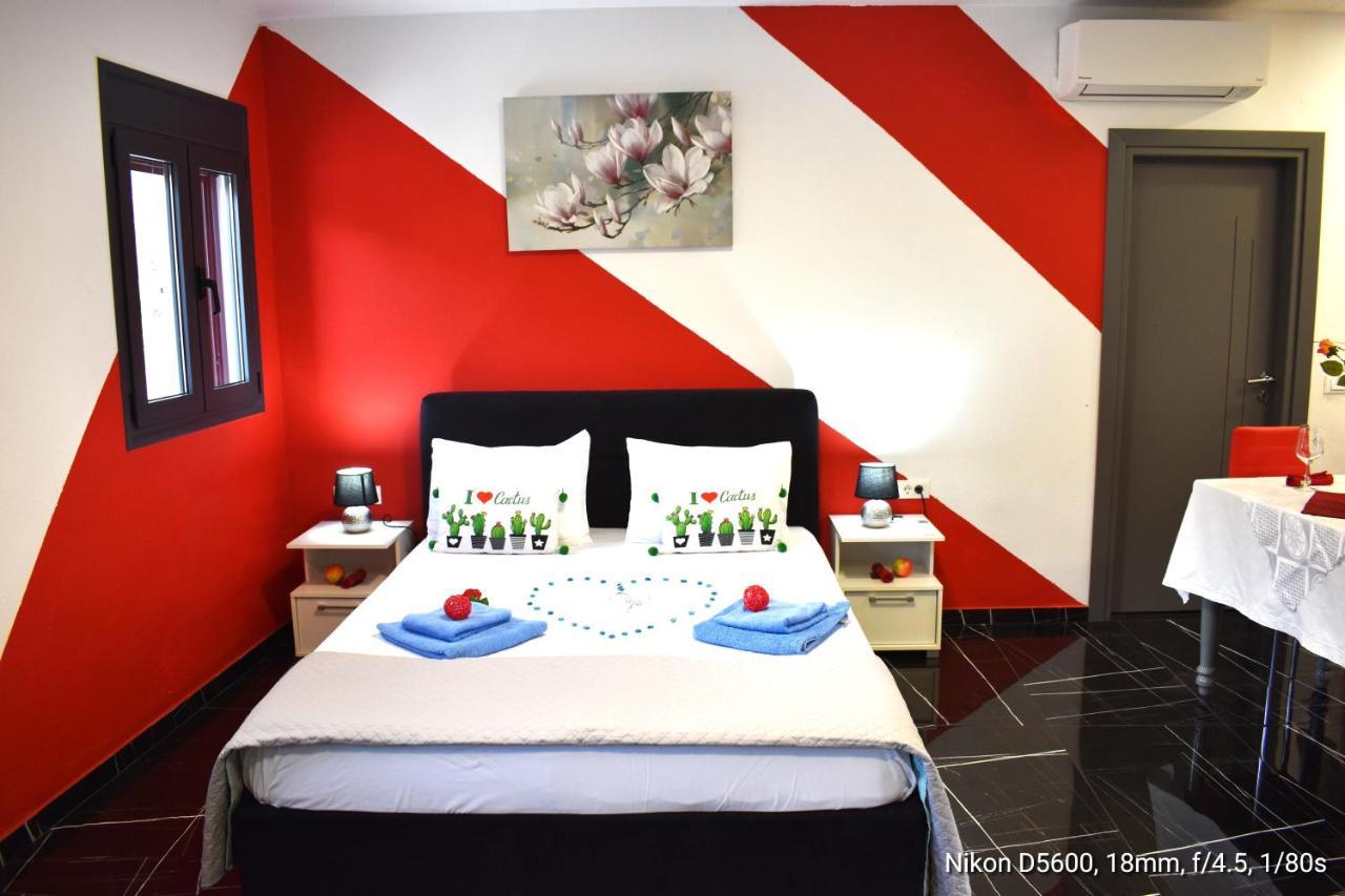 Istron Corner Apartments Luaran gambar