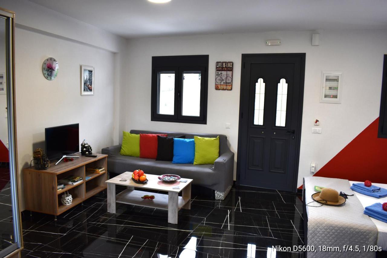 Istron Corner Apartments Luaran gambar